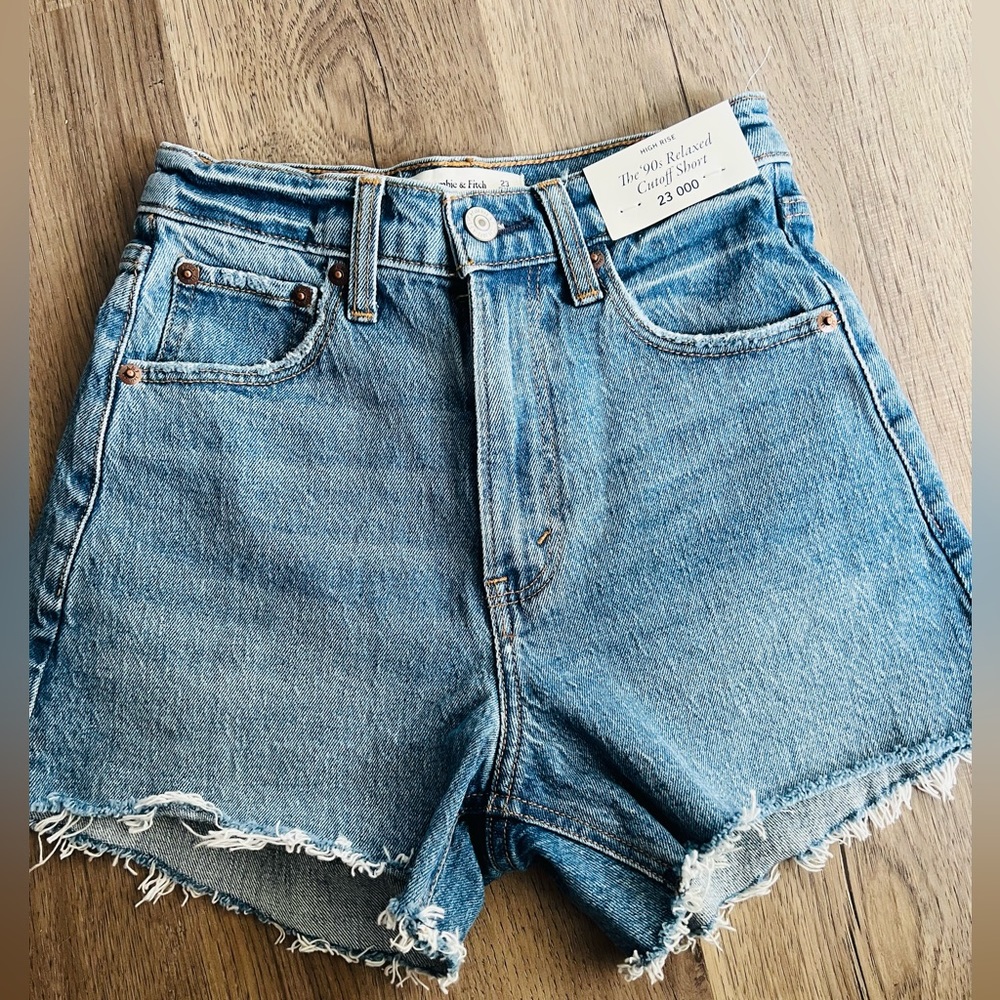 Abercrombie & Fitch ‘90s Relaxed Cutoff Shorts - High rise
